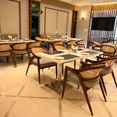 The Mudra Hotel Varanasi Exterior foto